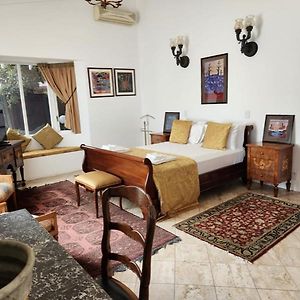 Deluxe Queen Suite